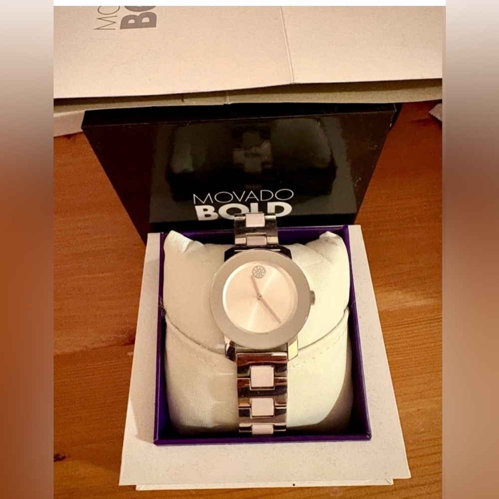 EUC Movado Bold women’s watch. Two tone blush pink ceramic & stainless steel